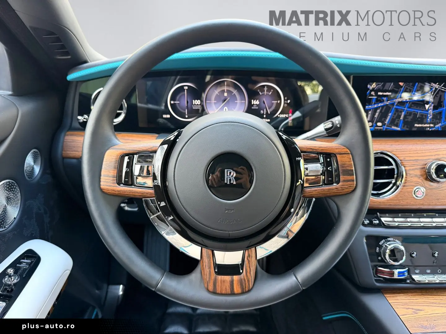 ROLLS ROYCE Ghost Series ll Theatre Picnic BeSpoke Massage
