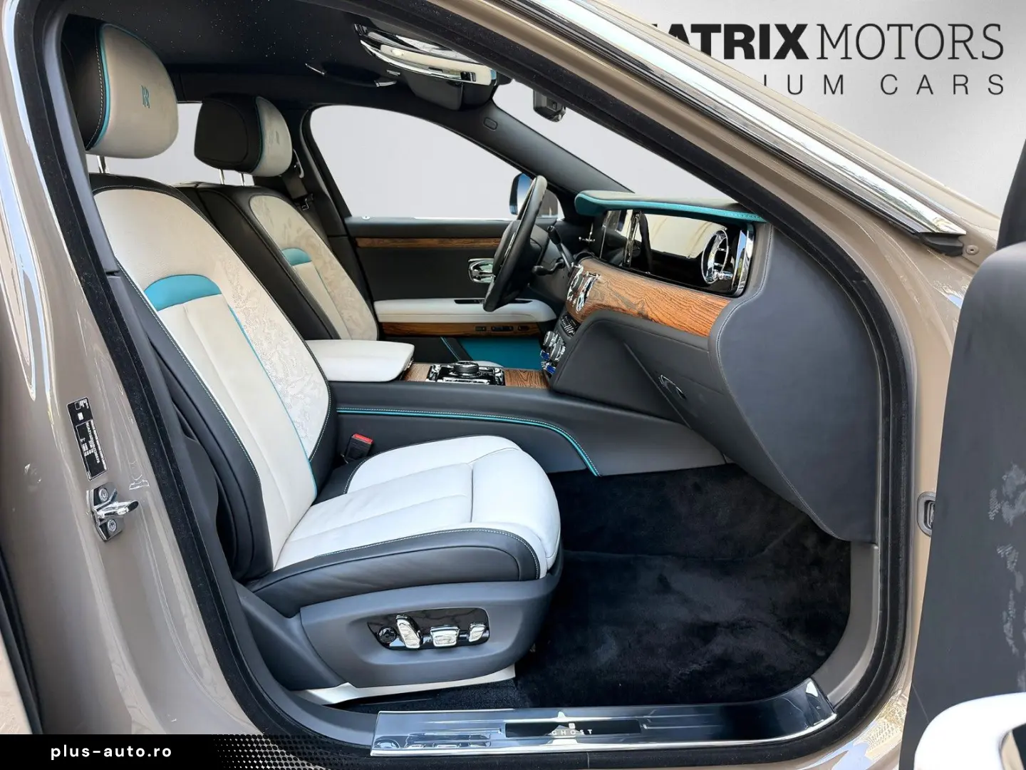 ROLLS ROYCE Ghost Series ll Theatre Picnic BeSpoke Massage
