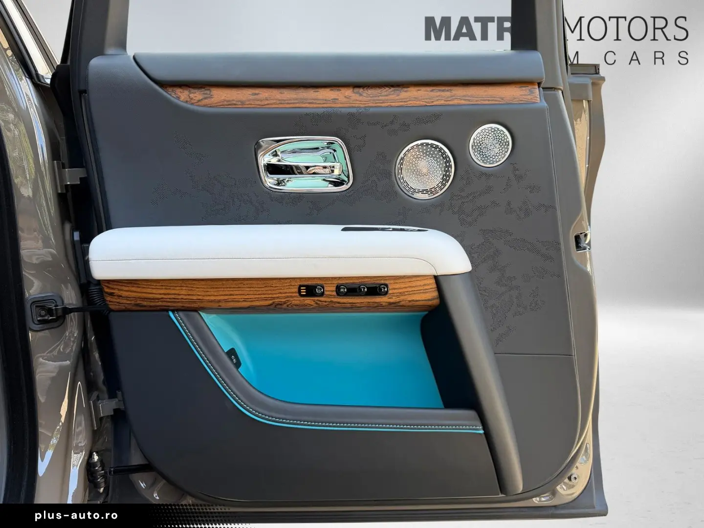 ROLLS ROYCE Ghost Series ll Theatre Picnic BeSpoke Massage
