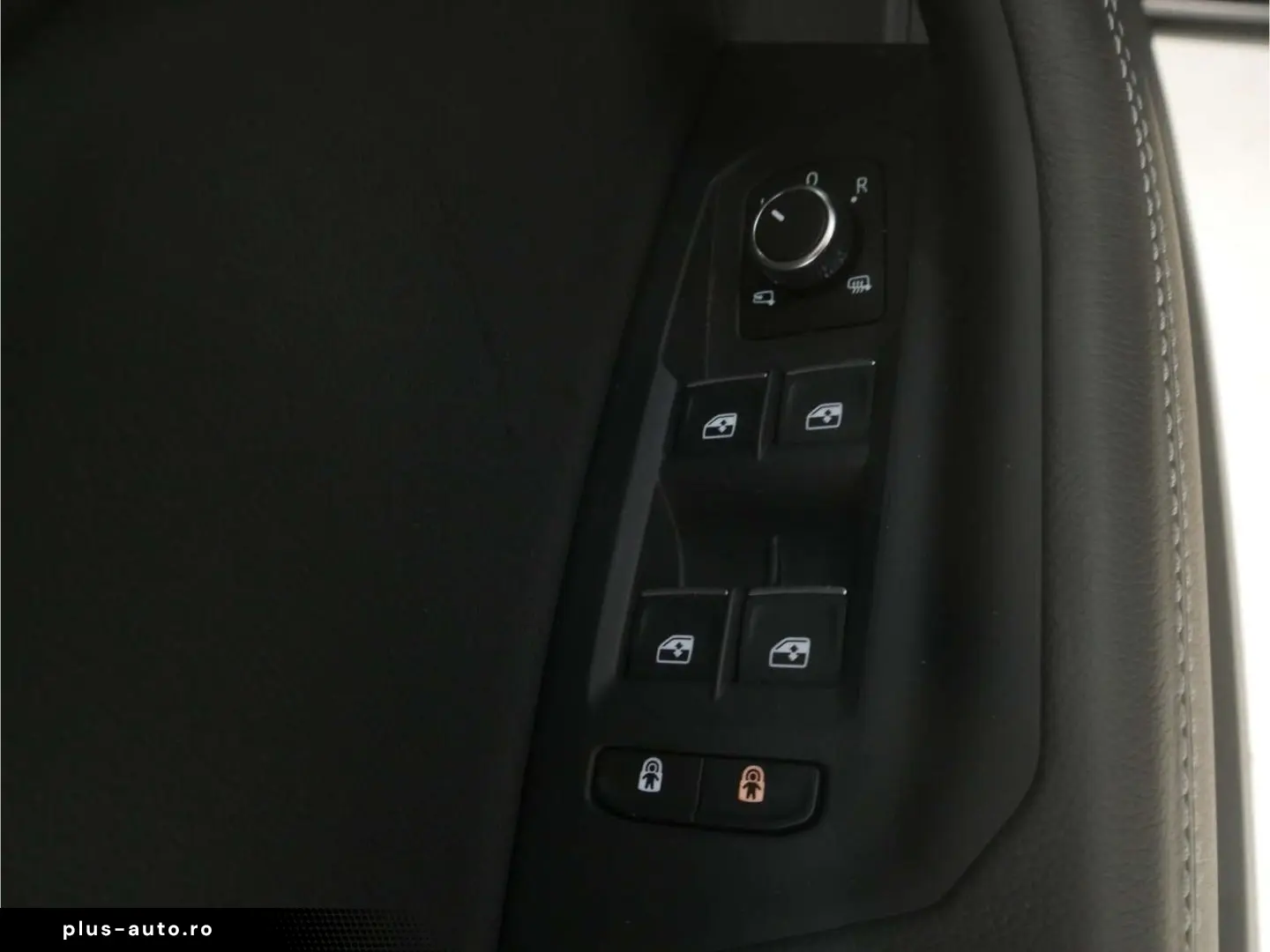 VW Touareg 3.0 TDI V6 4Motion R-Line Black-Style