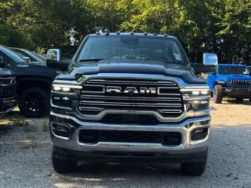 Dodge RAM 2500 Crew Cab Laramie 6.7l HO