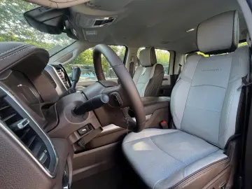 Dodge RAM 2500 Crew Cab Laramie 6.7l HO