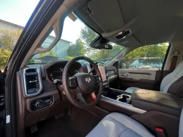 Dodge RAM 2500 Crew Cab Laramie 6.7l HO