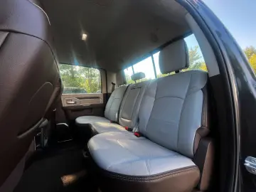 Dodge RAM 2500 Crew Cab Laramie 6.7l HO