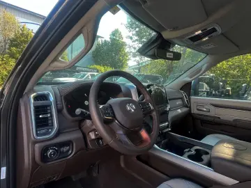 Dodge RAM 2500 Crew Cab Laramie 6.7l HO