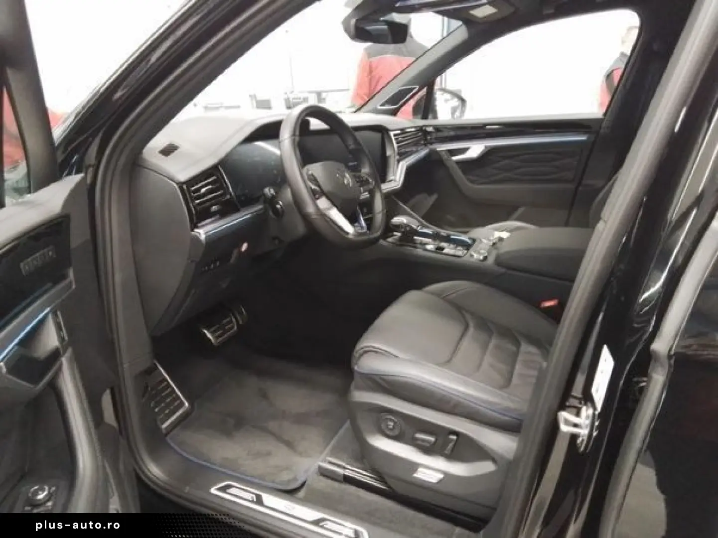 VW Touareg R HYBRID 462 HP