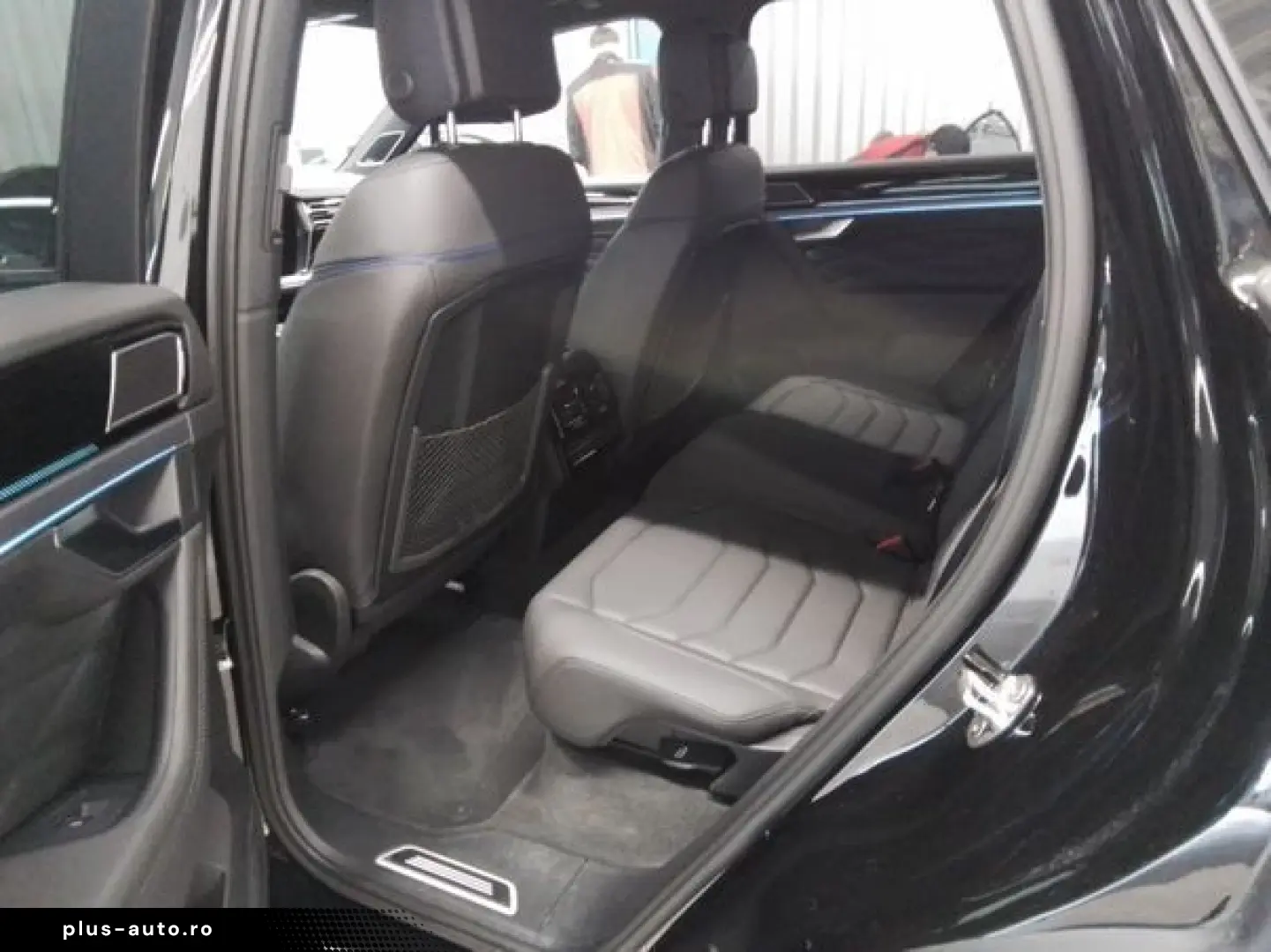 VW Touareg R HYBRID 462 HP