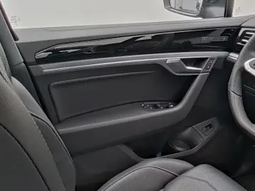 VW Touareg 3.0 TSI R-Line BLACK-STYLE