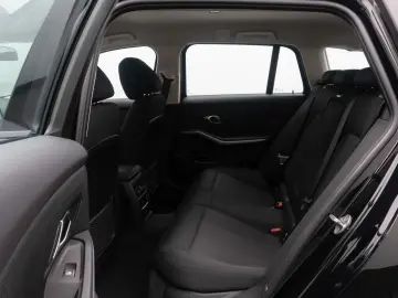 BMW 318i GeschwindigReg DAB PDC Cockpit  Widscreen