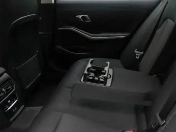 BMW 318i GeschwindigReg DAB PDC Cockpit  Widscreen