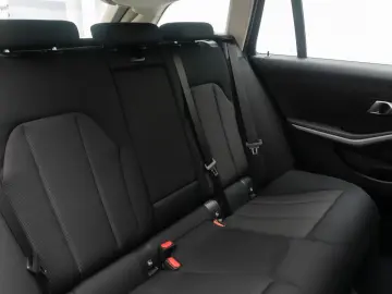 BMW 318i GeschwindigReg DAB PDC Cockpit  Widscreen
