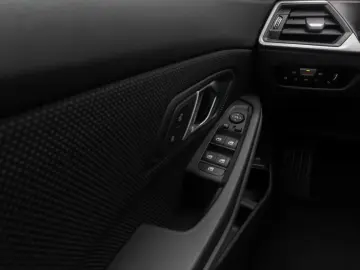 BMW 318i GeschwindigReg DAB PDC Cockpit  Widscreen