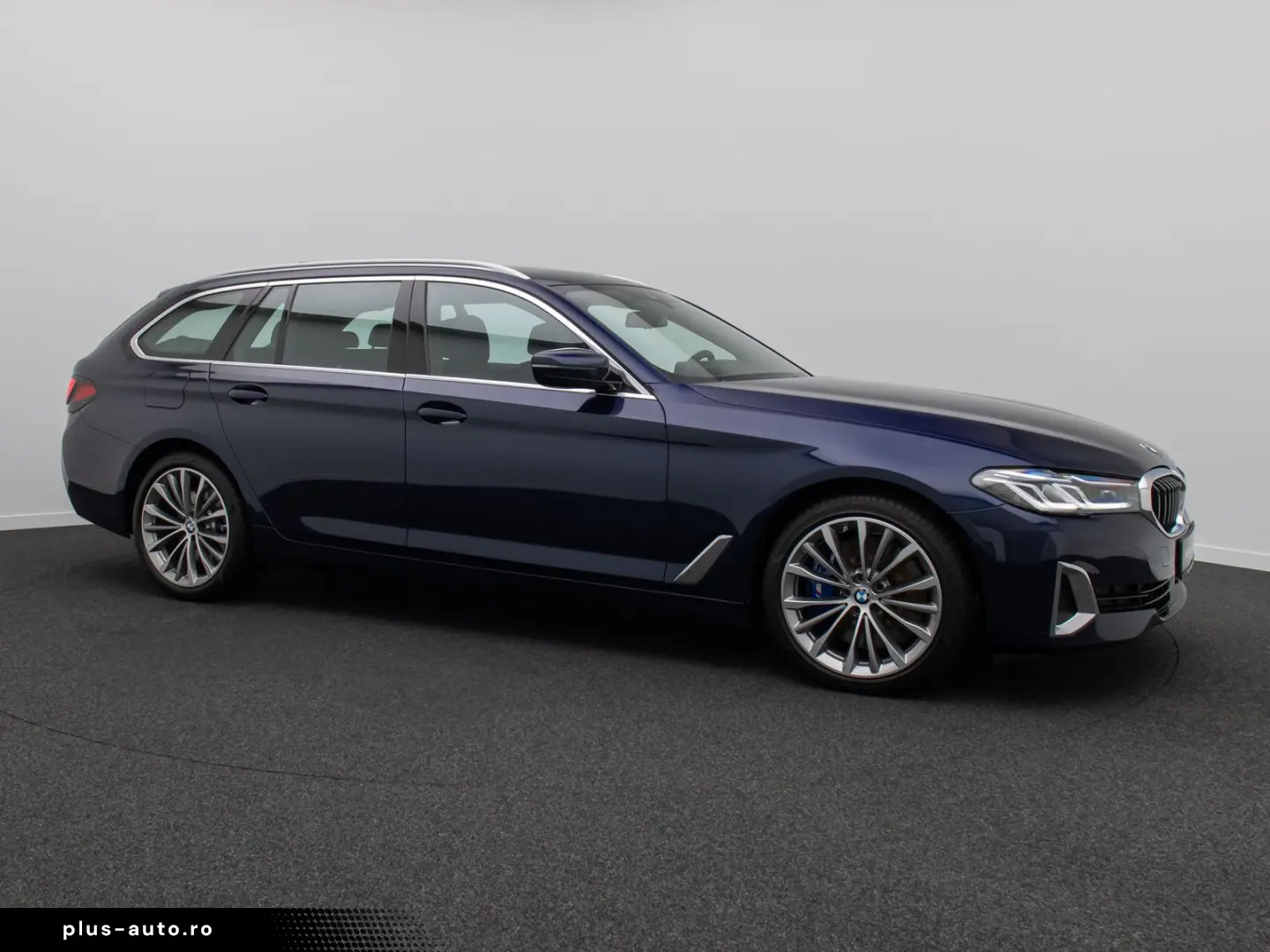 BMW 530d xD Luxury Line HUD DAB AHK Panorama H K 19