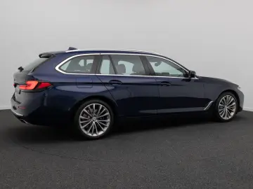 BMW 530d xD Luxury Line HUD DAB AHK Panorama H K 19