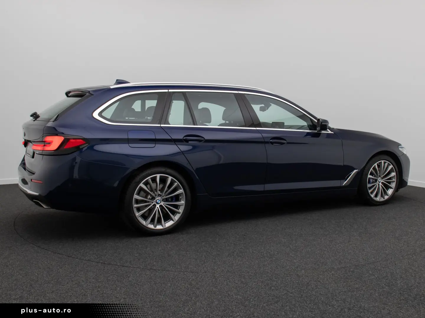 BMW 530d xD Luxury Line HUD DAB AHK Panorama H K 19