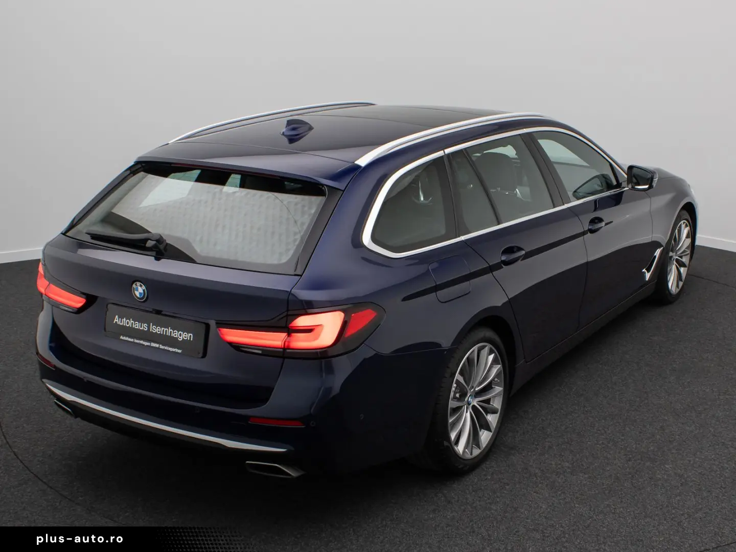 BMW 530d xD Luxury Line HUD DAB AHK Panorama H K 19