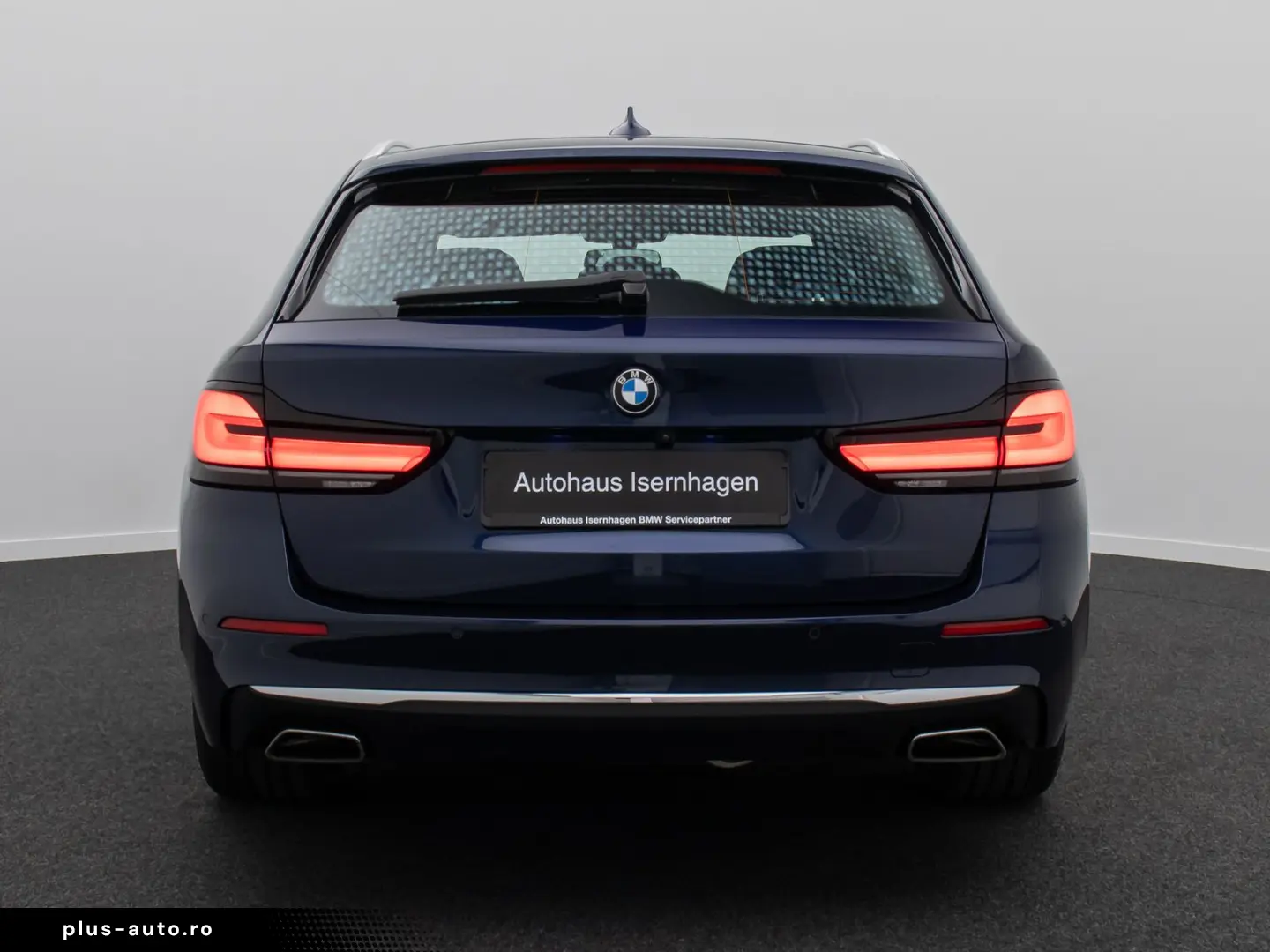 BMW 530d xD Luxury Line HUD DAB AHK Panorama H K 19