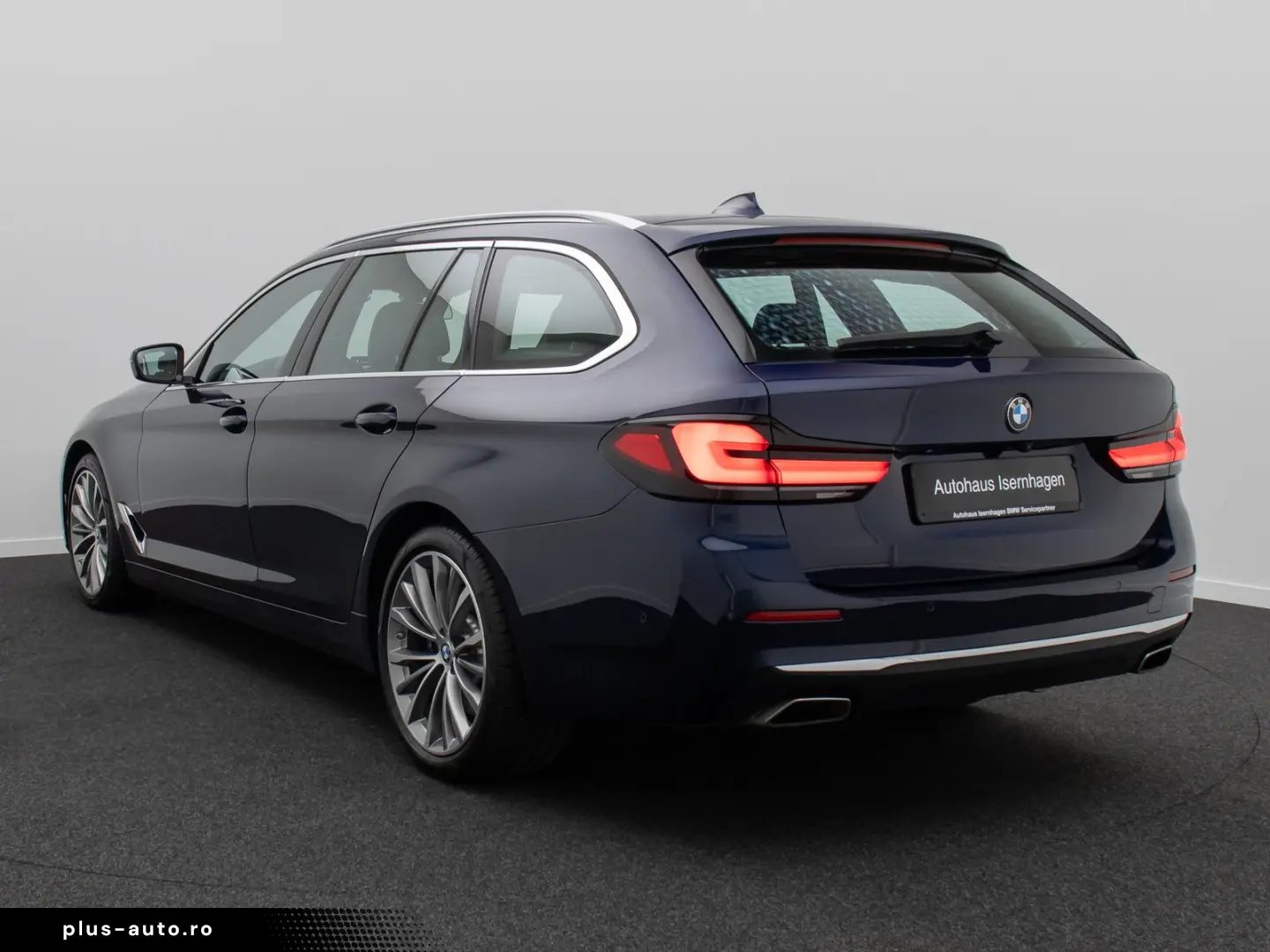 BMW 530d xD Luxury Line HUD DAB AHK Panorama H K 19