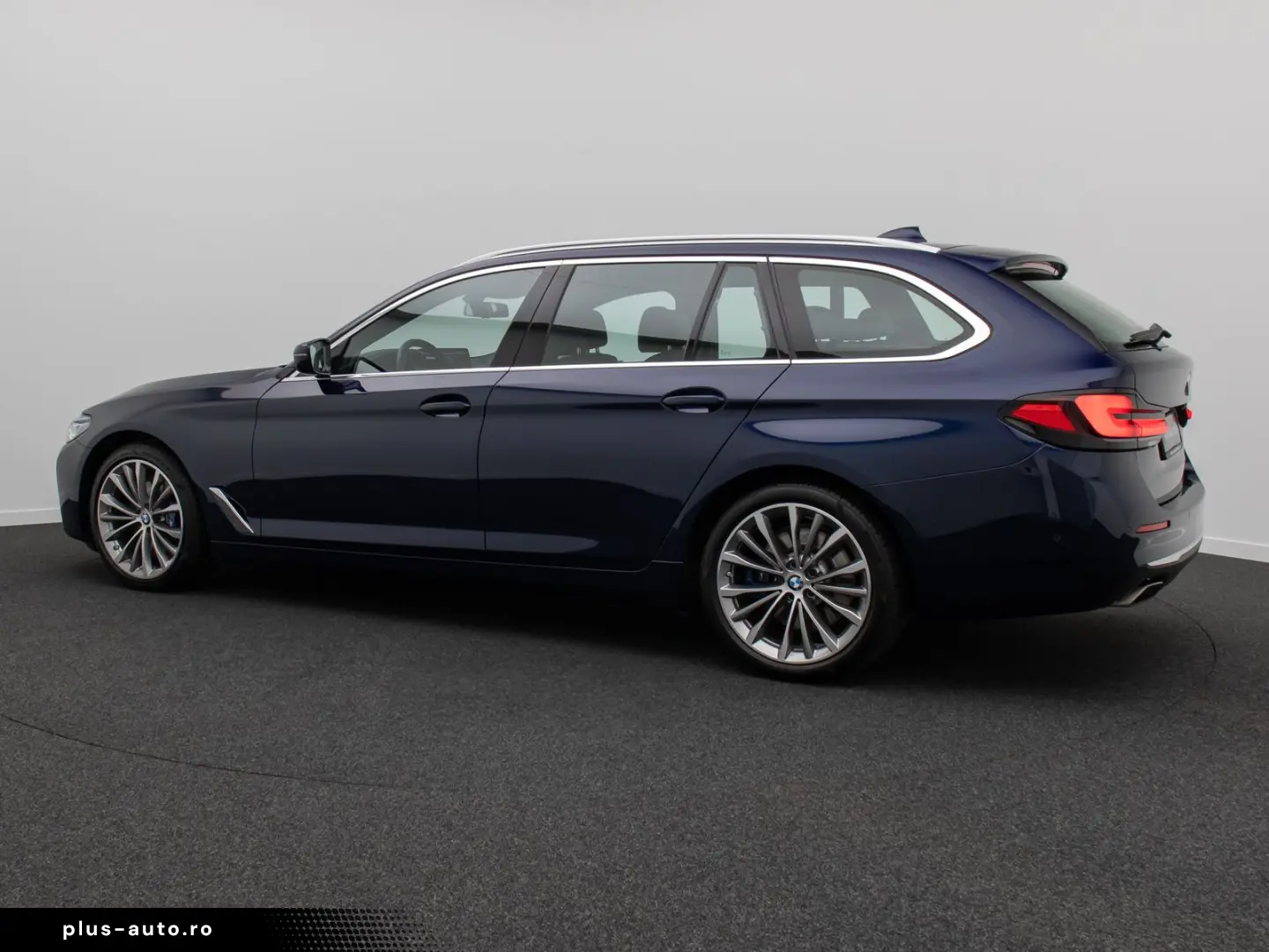 BMW 530d xD Luxury Line HUD DAB AHK Panorama H K 19