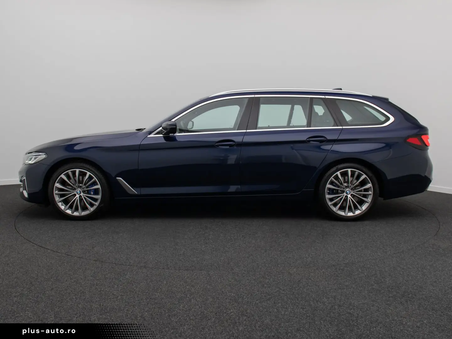 BMW 530d xD Luxury Line HUD DAB AHK Panorama H K 19