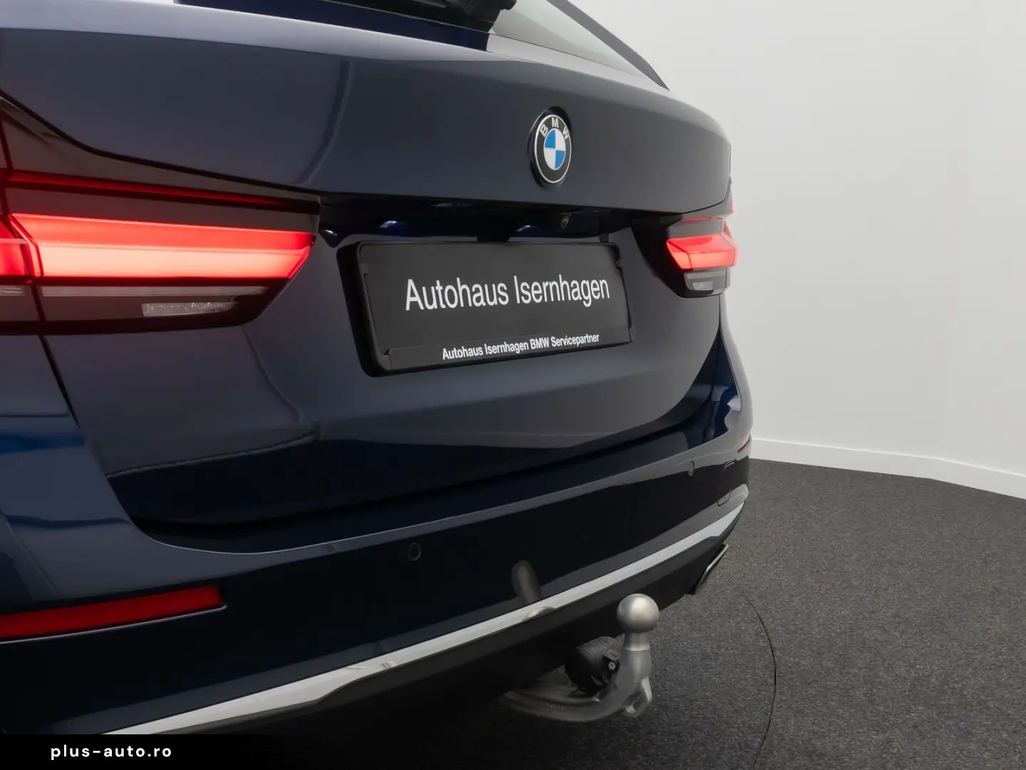 BMW 530d xD Luxury Line HUD DAB AHK Panorama H K 19