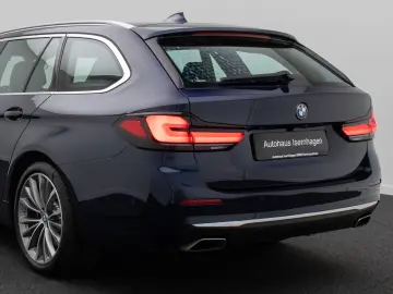 BMW 530d xD Luxury Line HUD DAB AHK Panorama H K 19