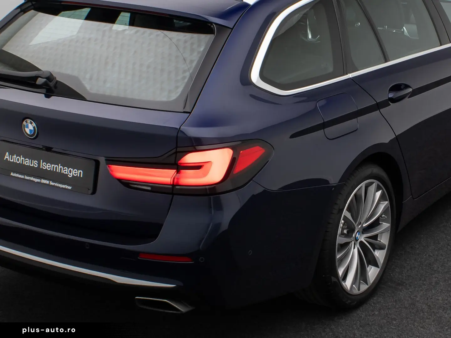 BMW 530d xD Luxury Line HUD DAB AHK Panorama H K 19