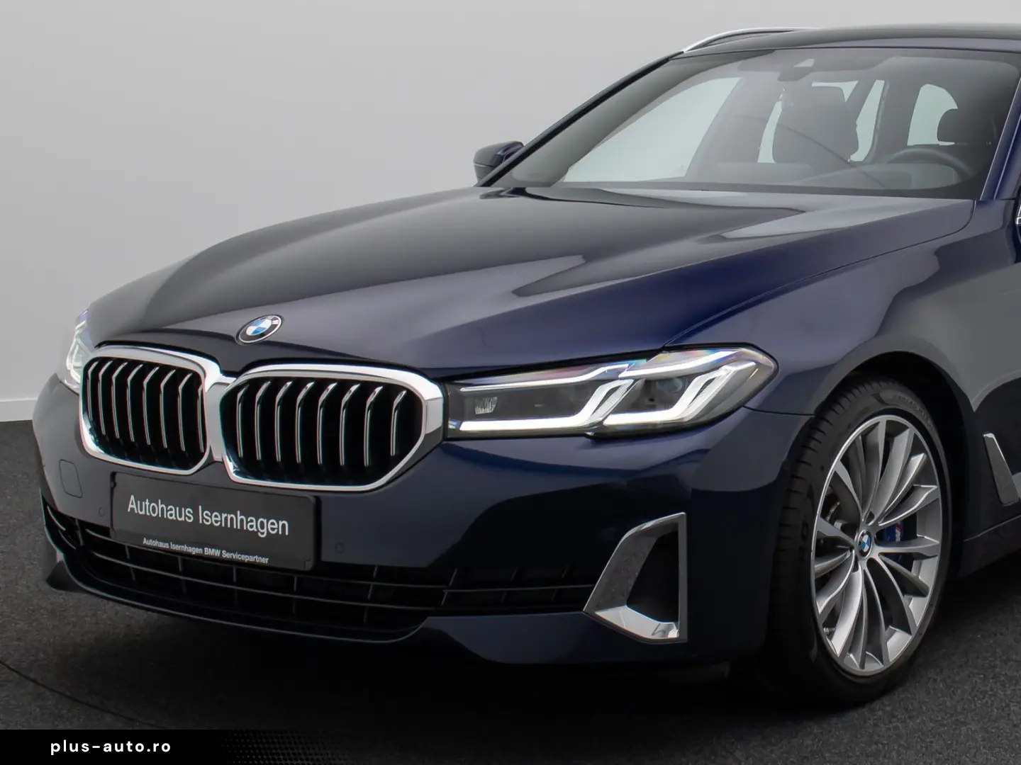 BMW 530d xD Luxury Line HUD DAB AHK Panorama H K 19