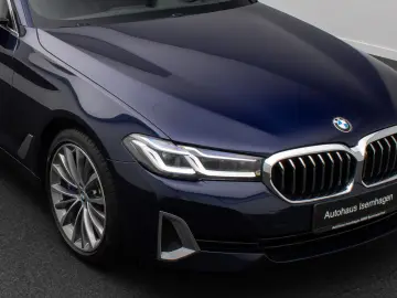 BMW 530d xD Luxury Line HUD DAB AHK Panorama H K 19