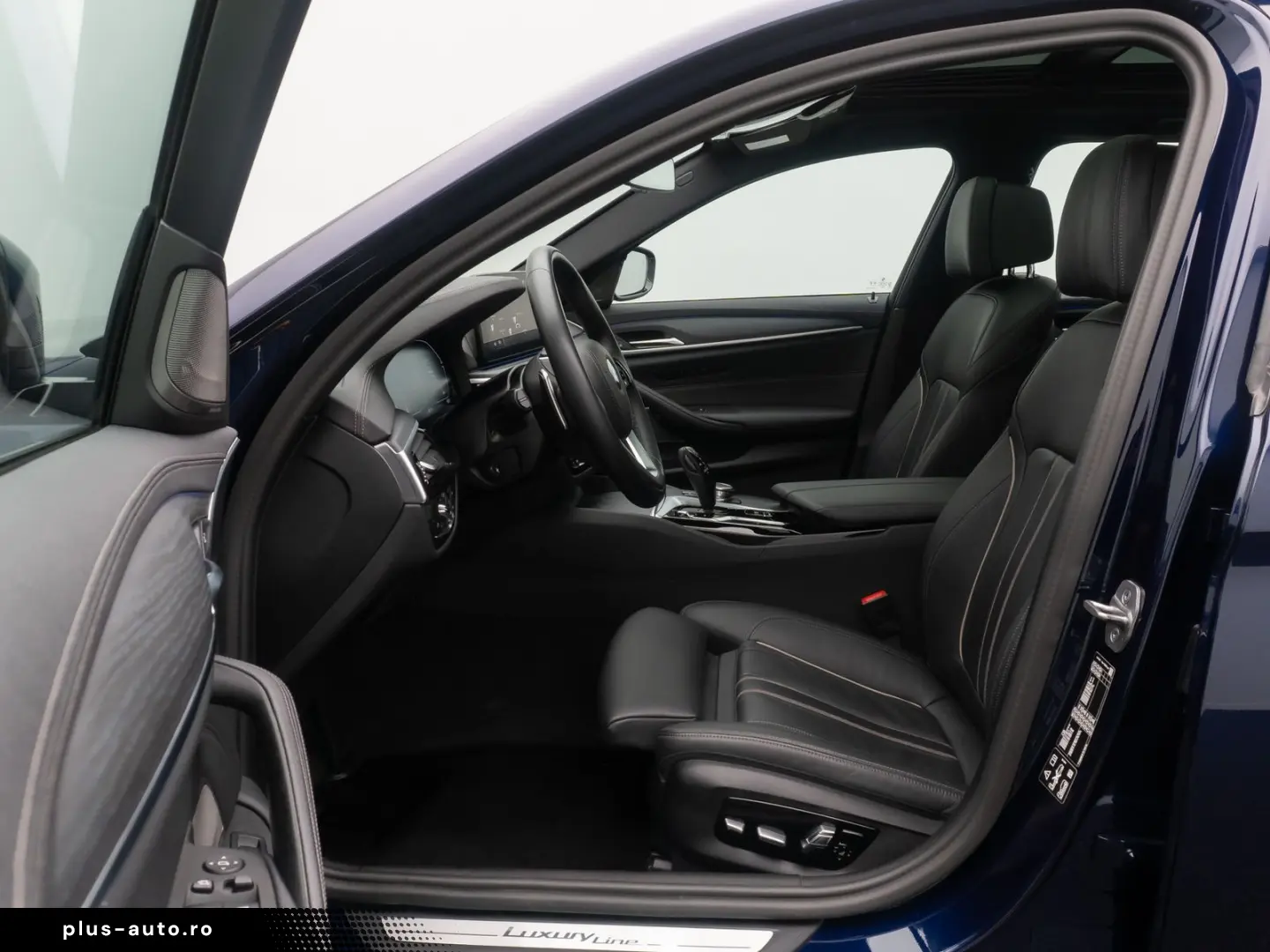 BMW 530d xD Luxury Line HUD DAB AHK Panorama H K 19
