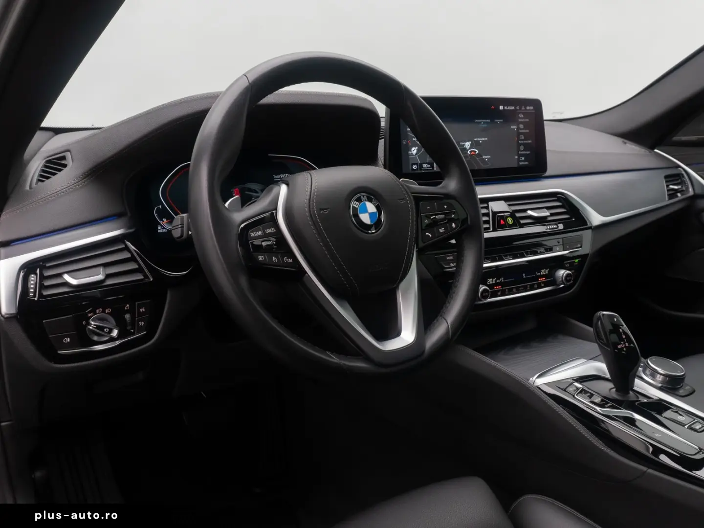 BMW 530d xD Luxury Line HUD DAB AHK Panorama H K 19
