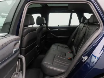BMW 530d xD Luxury Line HUD DAB AHK Panorama H K 19