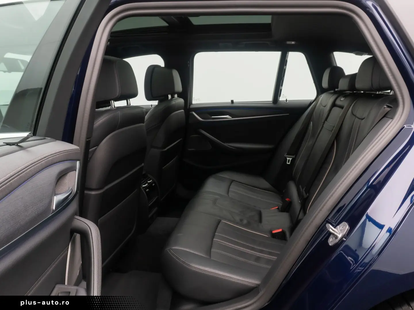 BMW 530d xD Luxury Line HUD DAB AHK Panorama H K 19