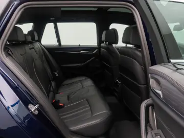 BMW 530d xD Luxury Line HUD DAB AHK Panorama H K 19