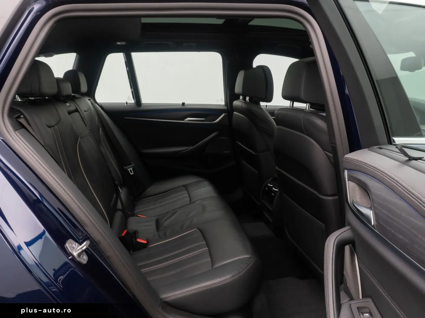 BMW 530d xD Luxury Line HUD DAB AHK Panorama H K 19