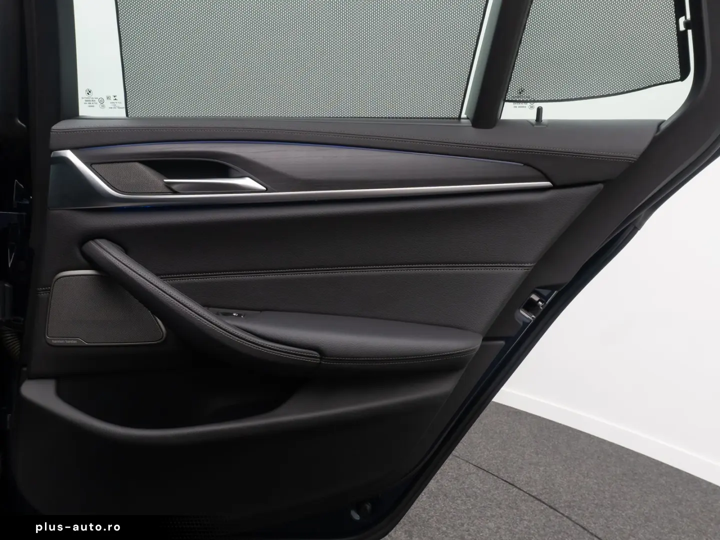 BMW 530d xD Luxury Line HUD DAB AHK Panorama H K 19