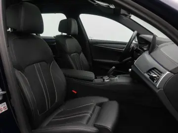 BMW 530d xD Luxury Line HUD DAB AHK Panorama H K 19