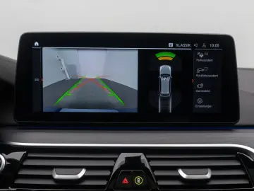 BMW 530d xD Luxury Line HUD DAB AHK Panorama H K 19