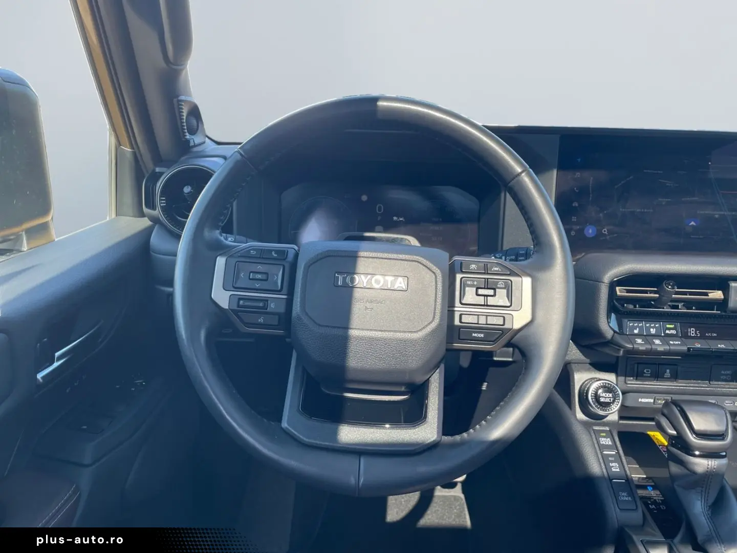 TOYOTA Land Cruiser 2 8 D-4D First Edition  HUD JBL 360