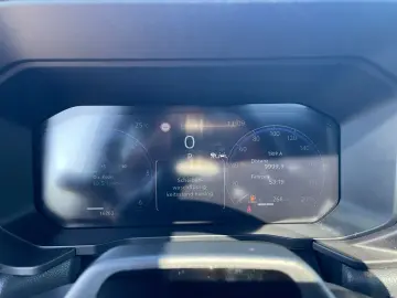 TOYOTA Land Cruiser 2 8 D-4D First Edition  HUD JBL 360