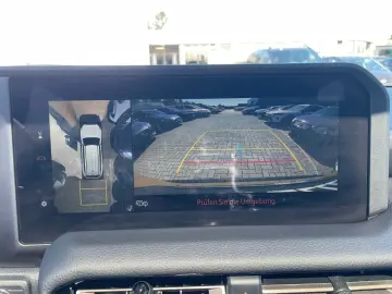 TOYOTA Land Cruiser 2 8 D-4D First Edition  HUD JBL 360