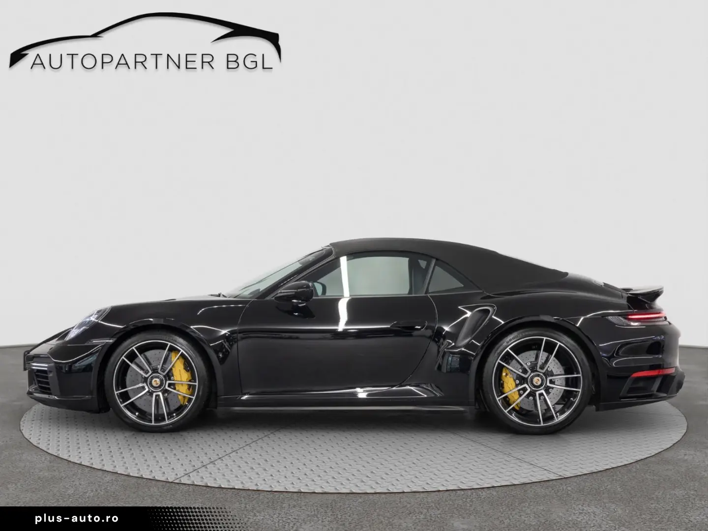 PORSCHE 992 Turbo S Cabrio Lift Matrix Chrono Sportabgas