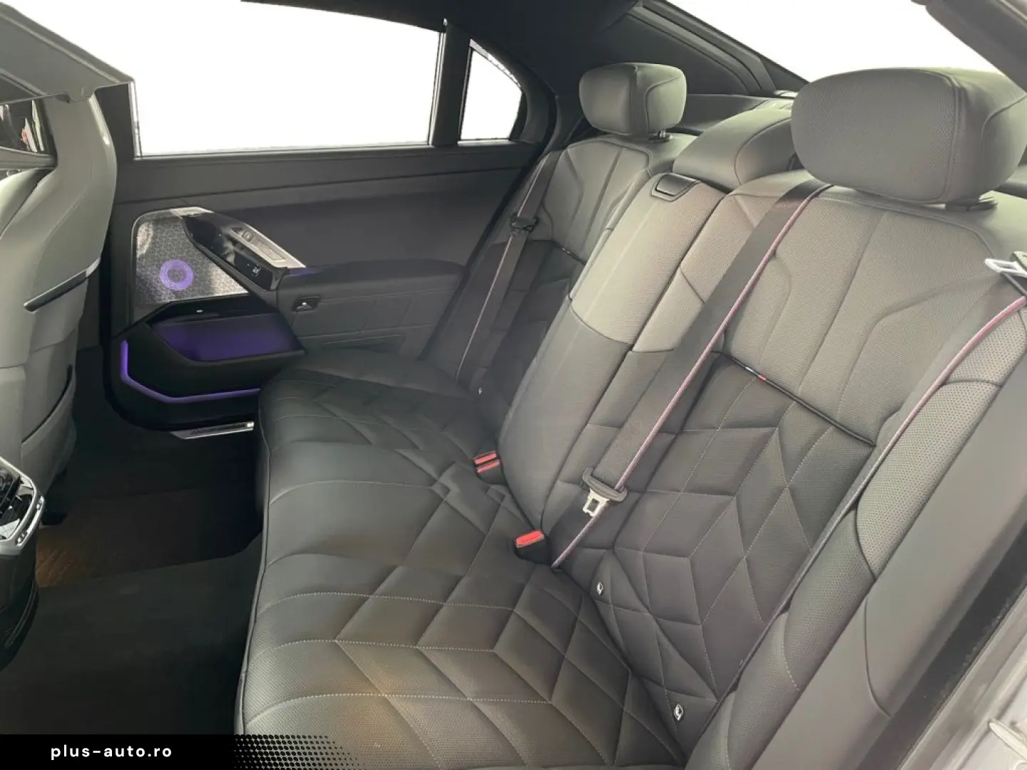 BMW M760 e xDrive Fahrassist Pano Stdhz Wide 360 Cam
