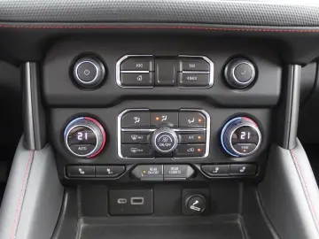 CHEVROLET Chevrolet Tahoe 5 3 V8 RST
