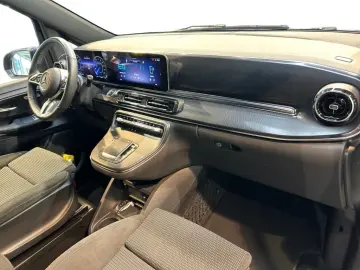 MERCEDES-BENZ EQV 300 Lang MBUX Cam Navi AUT Distr Facelift