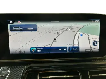 MERCEDES-BENZ EQV 300 Lang MBUX Cam Navi AUT Distr Facelift