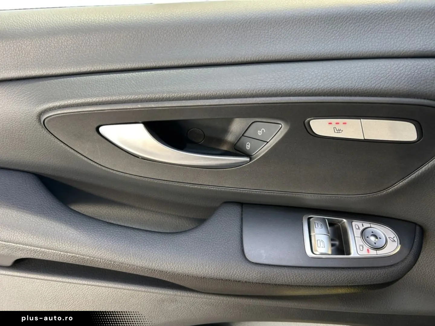 MERCEDES-BENZ EQV 300 Lang MBUX Cam Navi AUT Distr Facelift