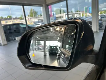 MERCEDES-BENZ EQV 300 Lang MBUX Cam Navi AUT Distr Facelift