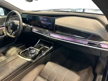 BMW 740 d xDrive Limousine Fahrassist Pano Stdhz 360
