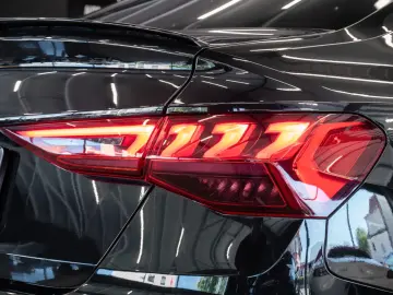 AUDI RS3 2.5 TFSI Lim. quattro RS-AGA KERAMIK-BREMSEN